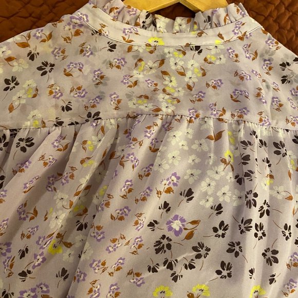 FLORAL RUFFLE NECK TOP - Picture 4 of 8